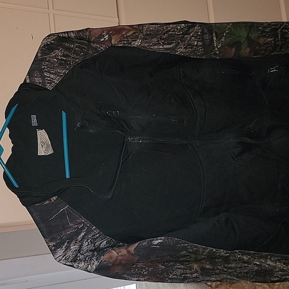 Men's Camo Zipup Jacket - Picture 2 of 7